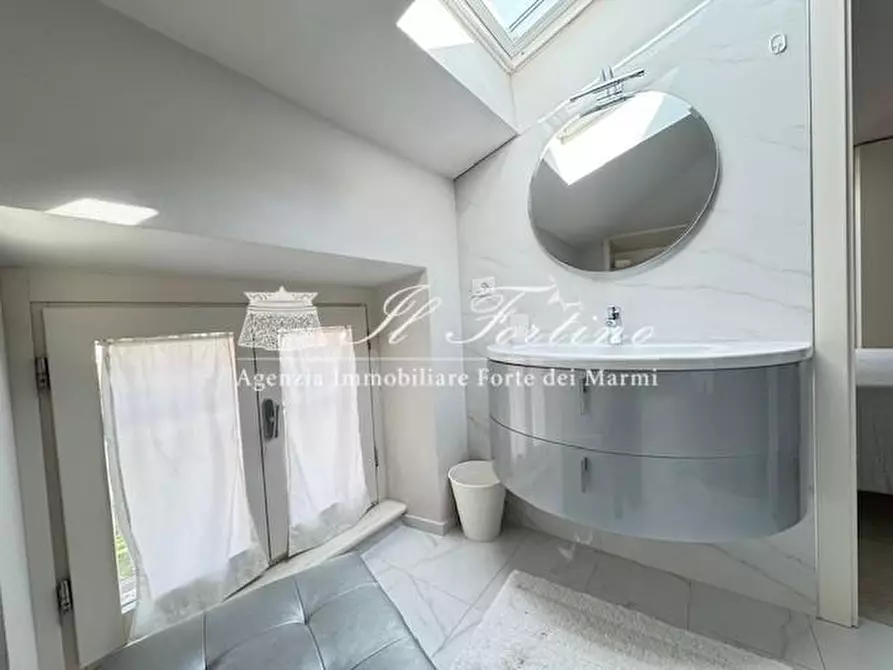 Immagine 27 di Villa in vendita  a Forte Dei Marmi