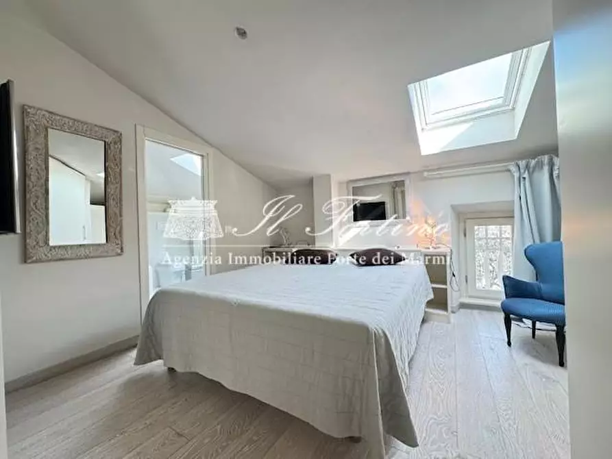 Immagine 18 di Villa in vendita  a Forte Dei Marmi
