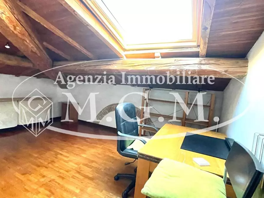 Immagine 11 di Mansarda in affitto  a Pisa