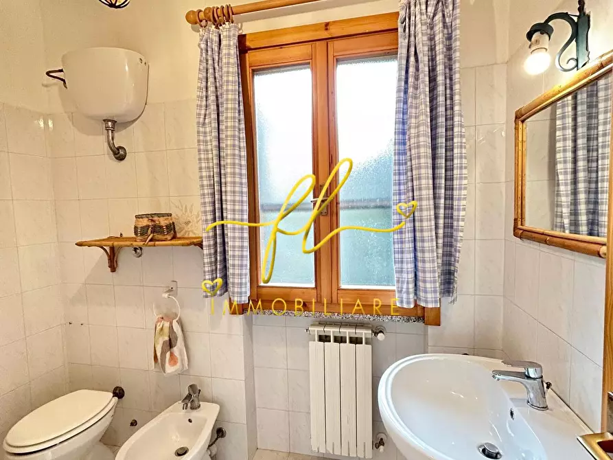 Immagine 21 di Appartamento in vendita  a Marciana