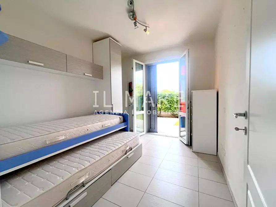 Immagine 11 di Appartamento in vendita  a Massa