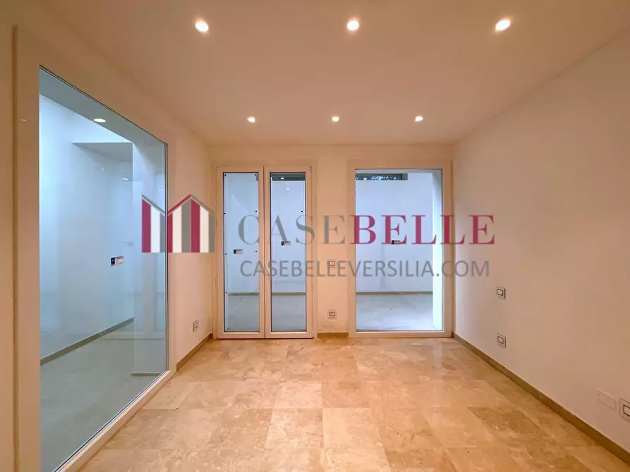 Immagine 33 di Appartamento in vendita  a Viareggio