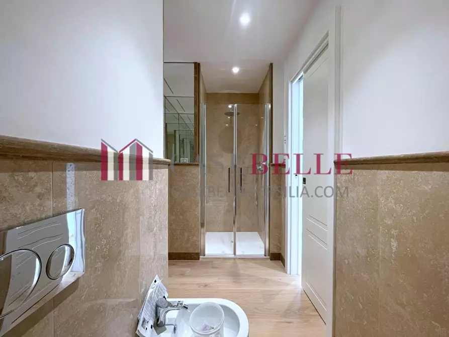 Immagine 14 di Appartamento in vendita  a Viareggio