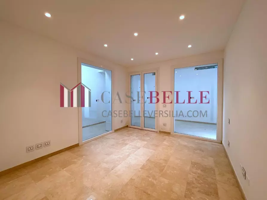 Immagine 32 di Appartamento in vendita  a Viareggio