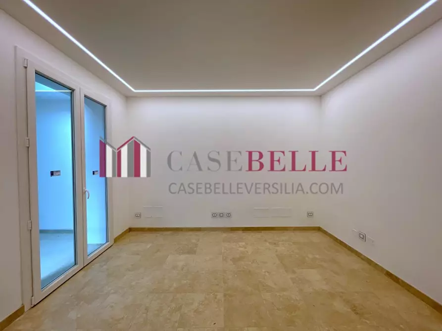 Immagine 29 di Appartamento in vendita  a Viareggio