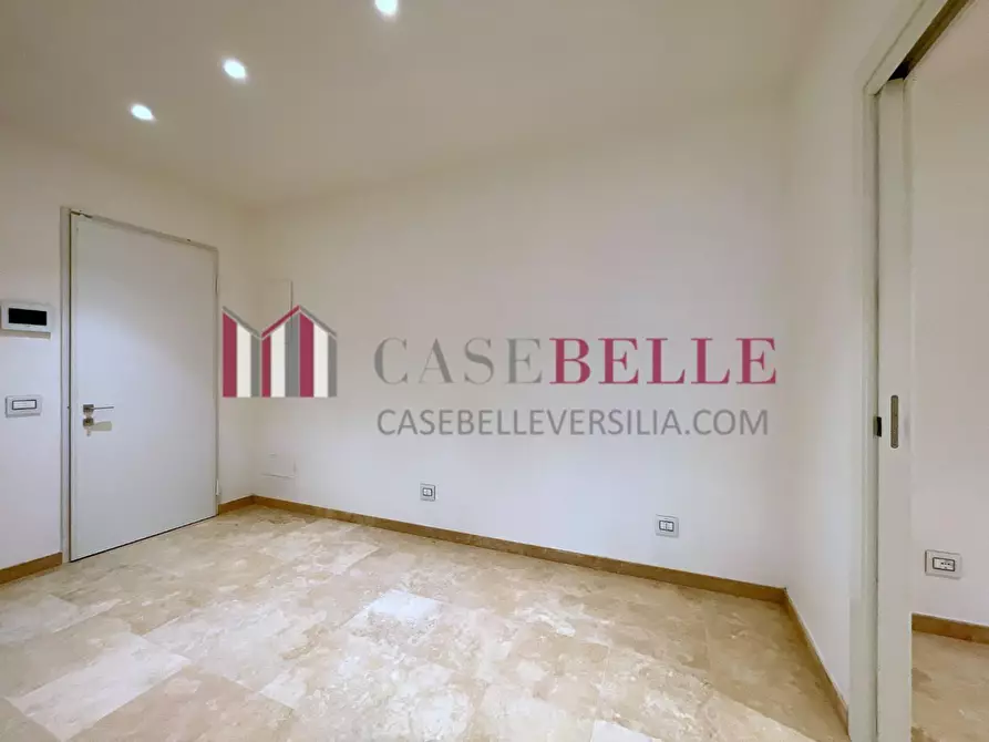 Immagine 39 di Appartamento in vendita  a Viareggio