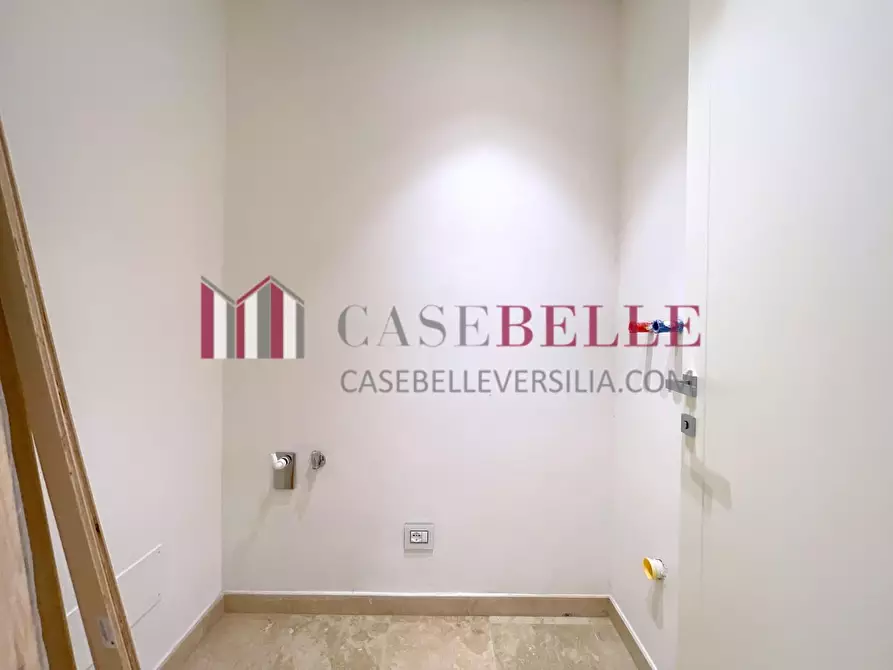 Immagine 37 di Appartamento in vendita  a Viareggio