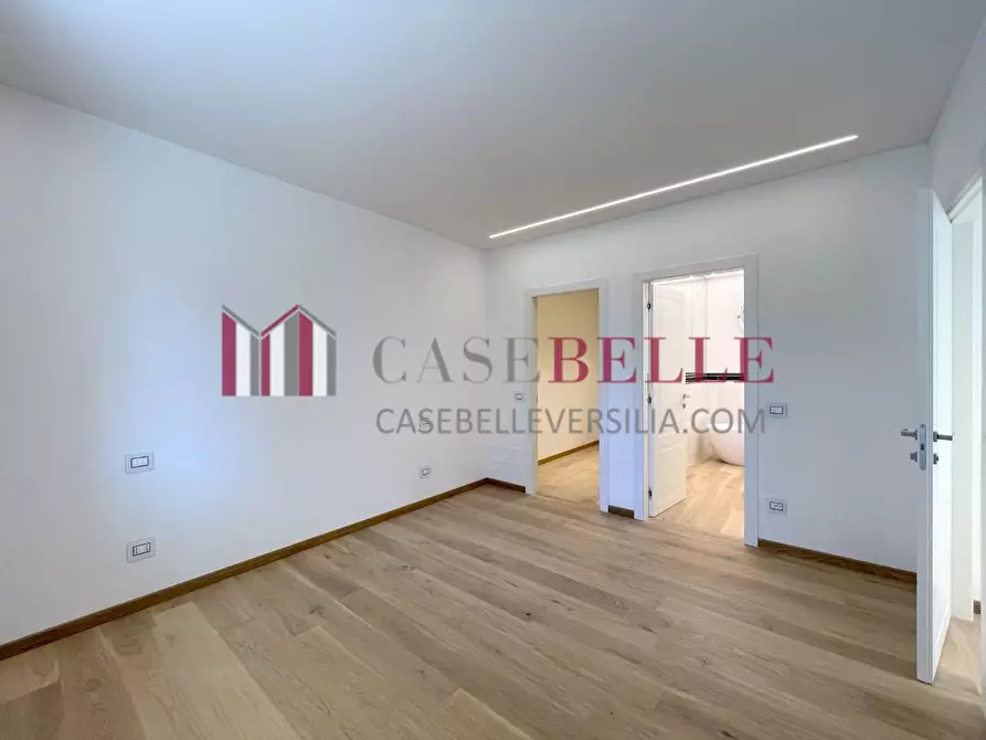 Immagine 16 di Appartamento in vendita  a Viareggio