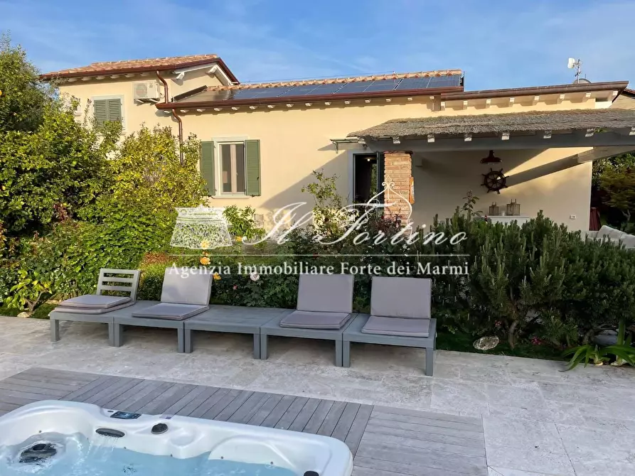 Immagine 4 di Villa in affitto  a Forte Dei Marmi
