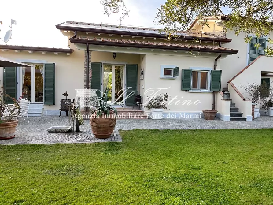 Immagine 3 di Villa in affitto  a Forte Dei Marmi