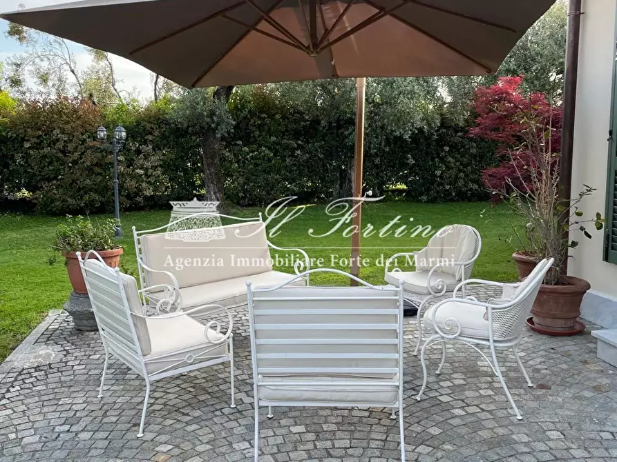 Immagine 6 di Villa in affitto  a Forte Dei Marmi