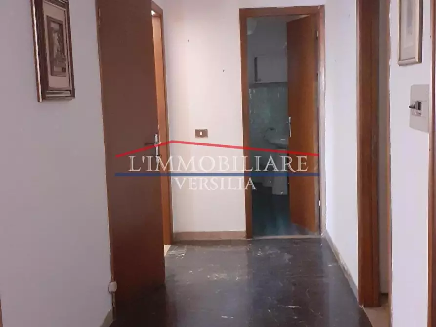 Immagine 1 di Appartamento in vendita  a Massa