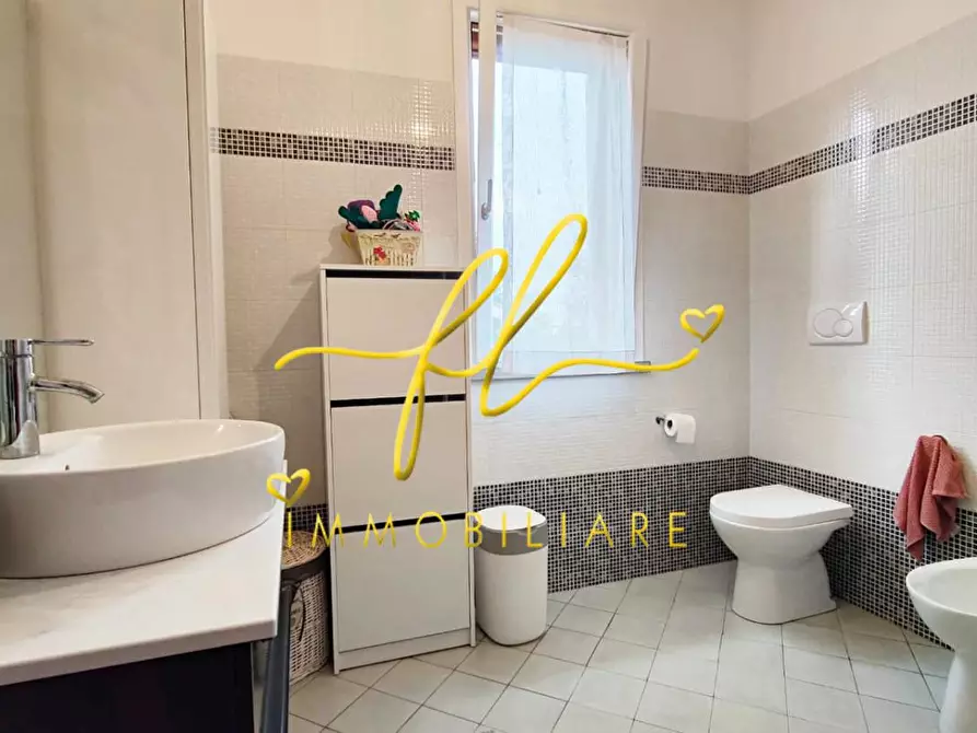 Immagine 11 di Casa quadrifamiliare in vendita  a Rosignano Marittimo