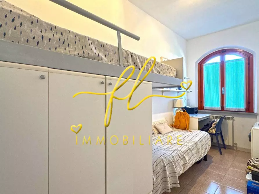 Immagine 12 di Appartamento in vendita  a Rosignano Marittimo