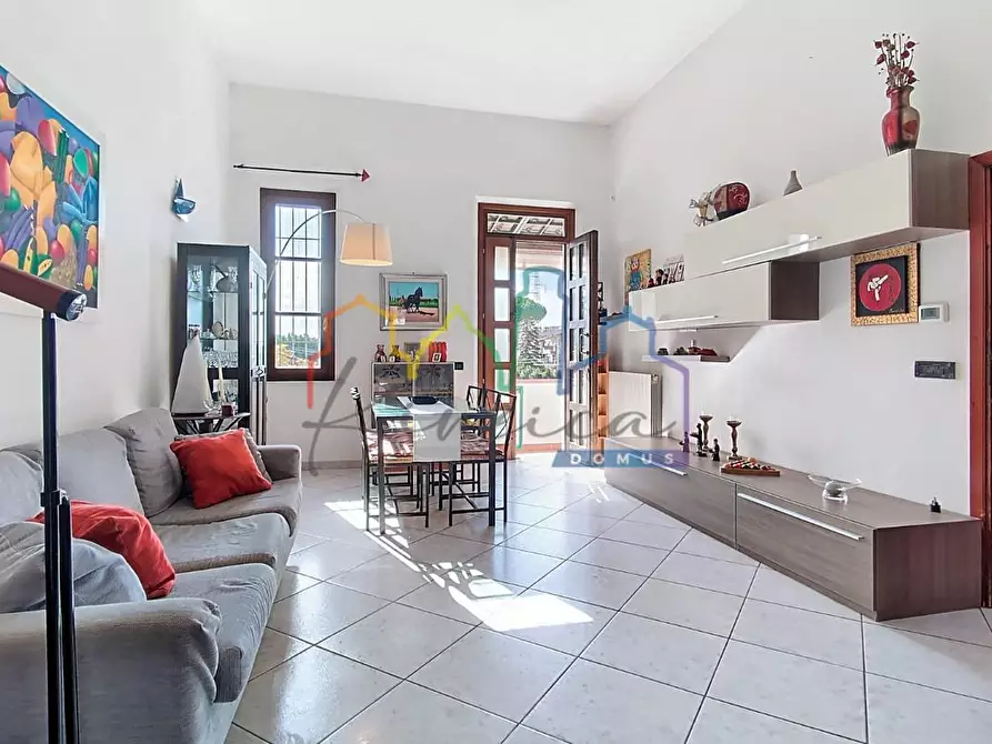 Immagine 1 di Casa semindipendente in vendita  a Cascina