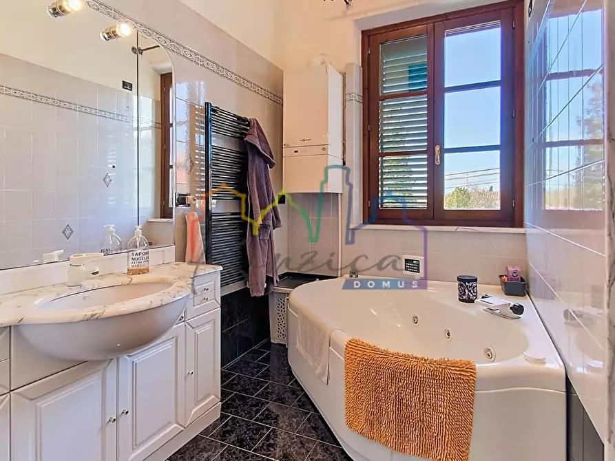 Immagine 10 di Casa semindipendente in vendita  a Cascina