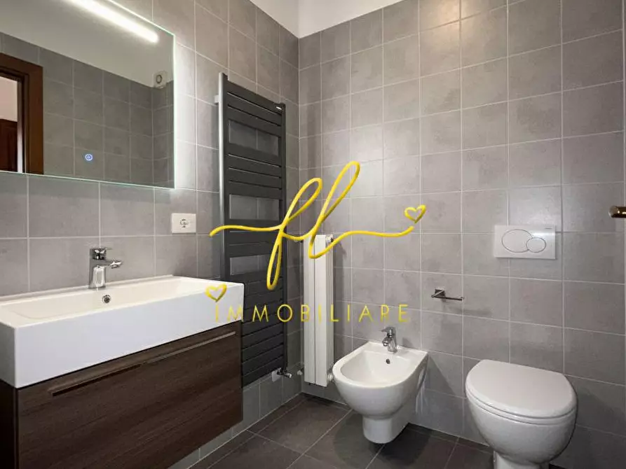 Immagine 6 di Appartamento in vendita  a Cecina