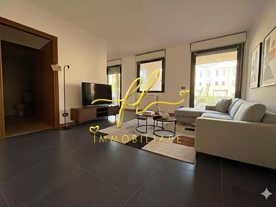 Immagine 2 di Appartamento in vendita  a Cecina