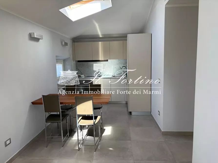 Immagine 2 di Mansarda in vendita  a Forte Dei Marmi
