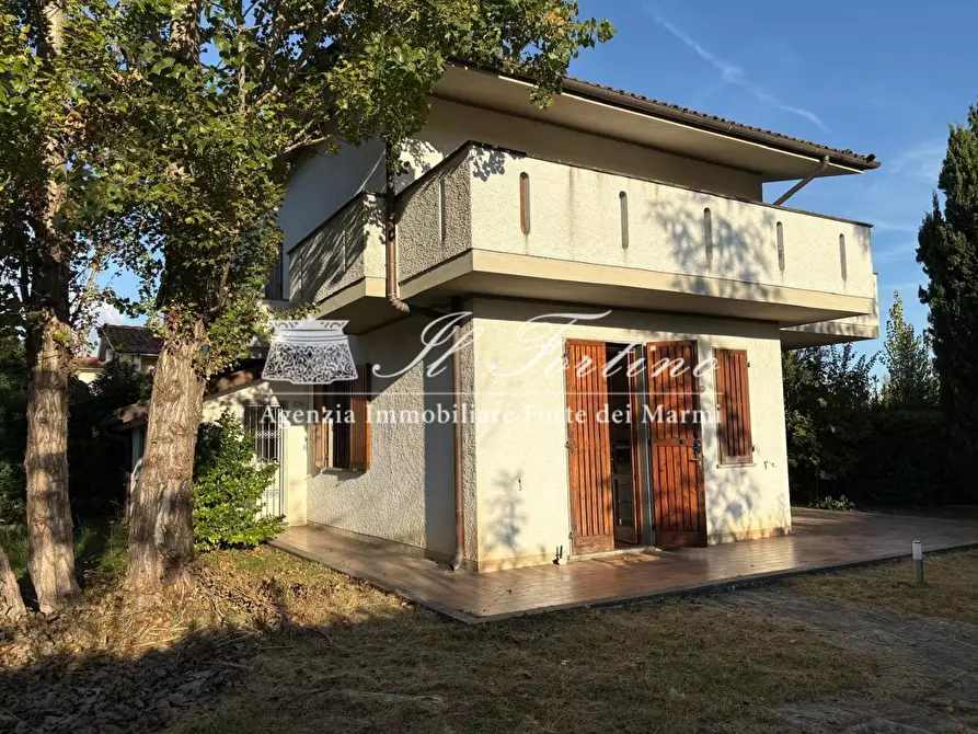 Immagine 3 di Casa bifamiliare in vendita  a Forte Dei Marmi