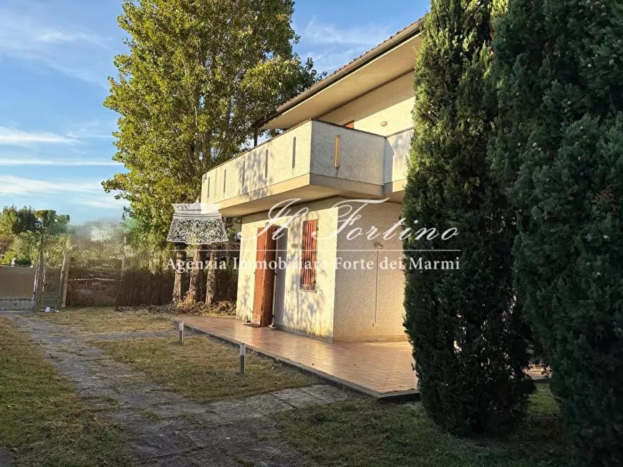 Immagine 5 di Casa bifamiliare in vendita  a Forte Dei Marmi