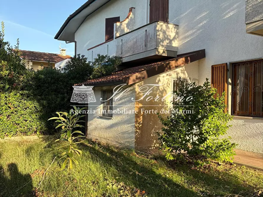 Immagine 4 di Casa bifamiliare in vendita  a Forte Dei Marmi