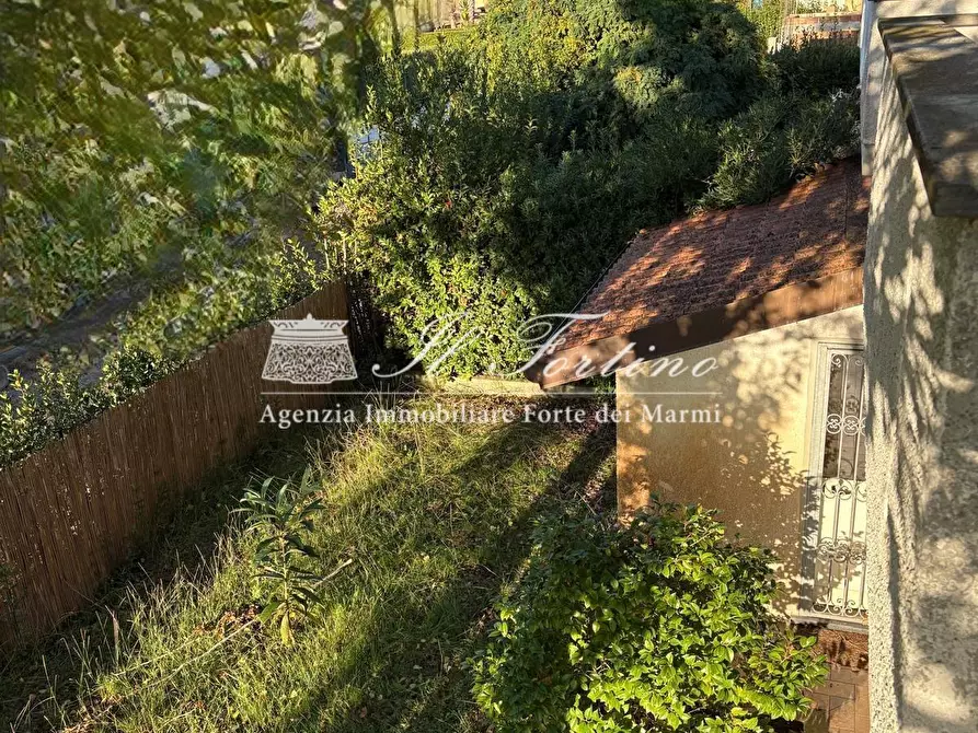Immagine 7 di Casa bifamiliare in vendita  a Forte Dei Marmi