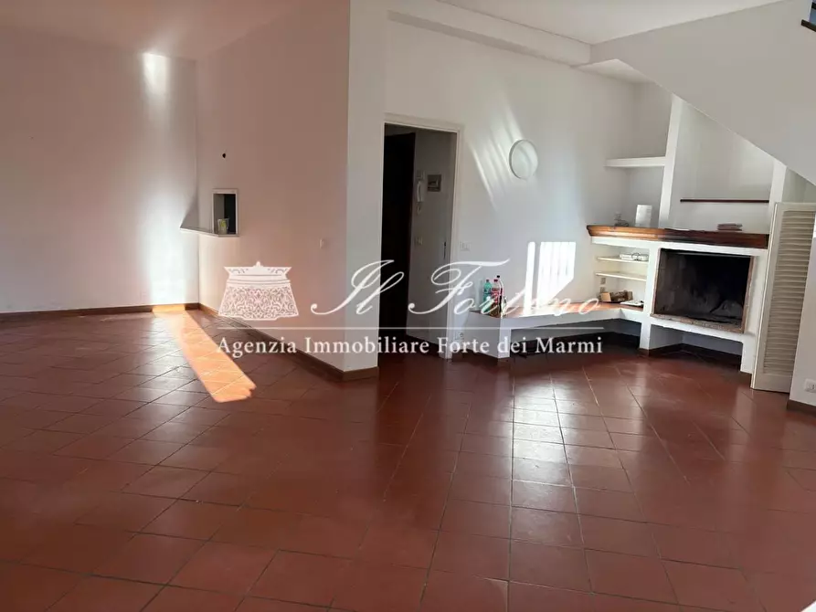 Immagine 12 di Casa bifamiliare in vendita  a Forte Dei Marmi