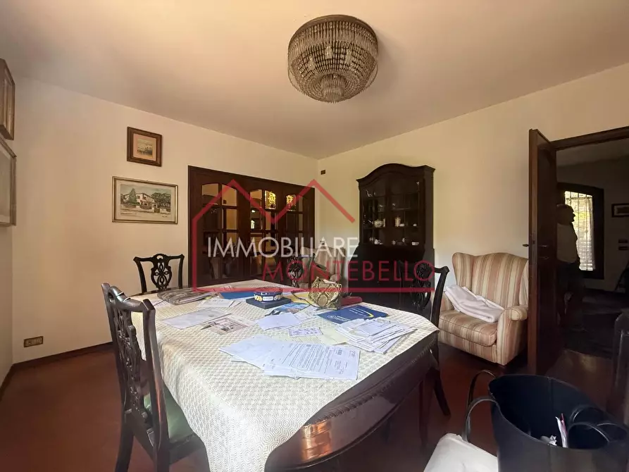 Immagine 8 di Villa in vendita  a Viareggio