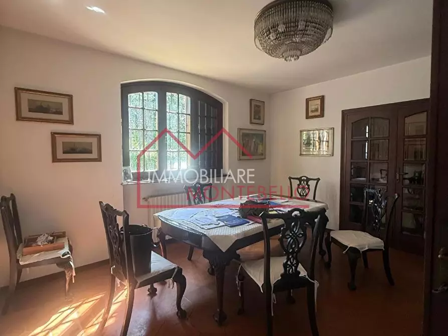 Immagine 7 di Villa in vendita  a Viareggio