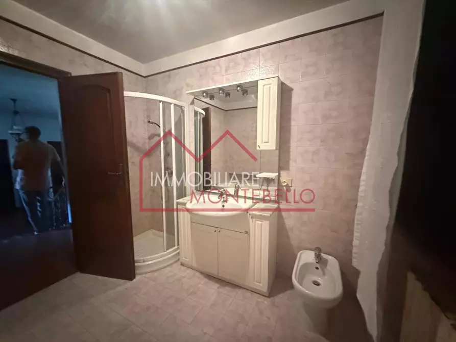 Immagine 17 di Villa in vendita  a Viareggio