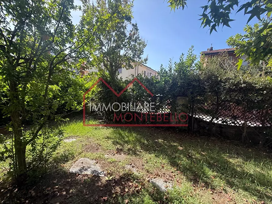 Immagine 24 di Villa in vendita  a Viareggio