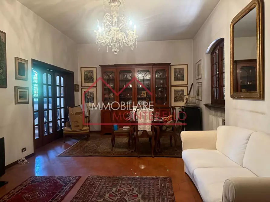 Immagine 5 di Villa in vendita  a Viareggio