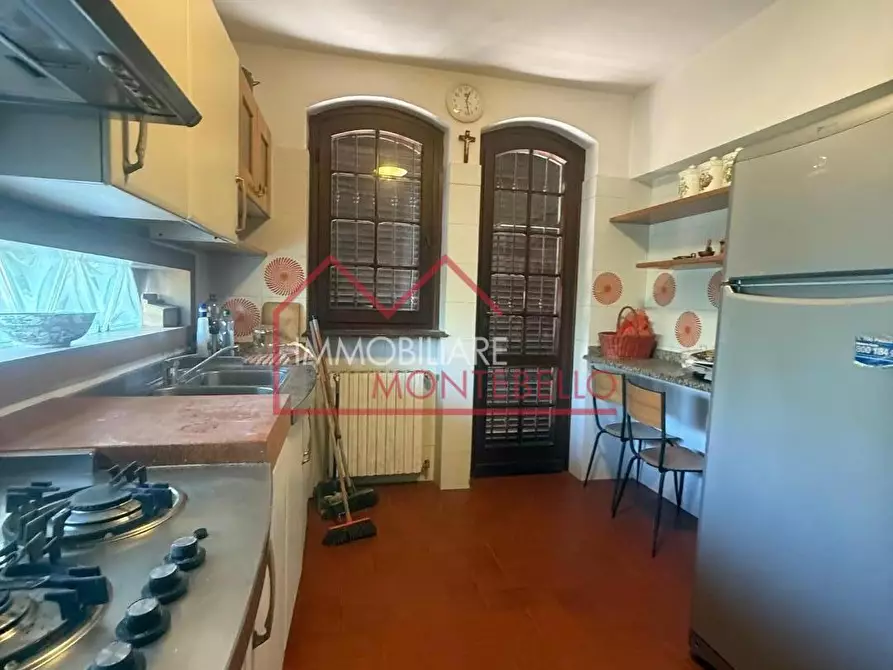 Immagine 9 di Villa in vendita  a Viareggio