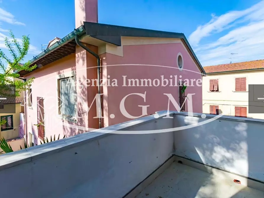 Immagine 9 di Appartamento in vendita  a Pontedera