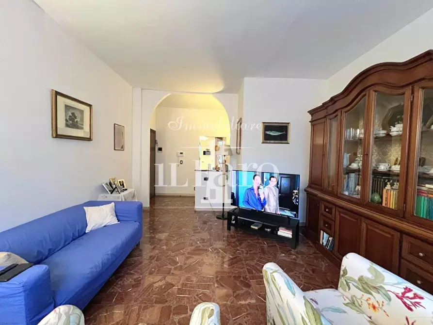 Immagine 2 di Appartamento in vendita  a Campi Bisenzio