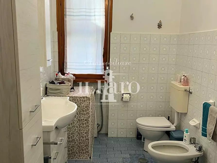 Immagine 16 di Appartamento in vendita  a Campi Bisenzio