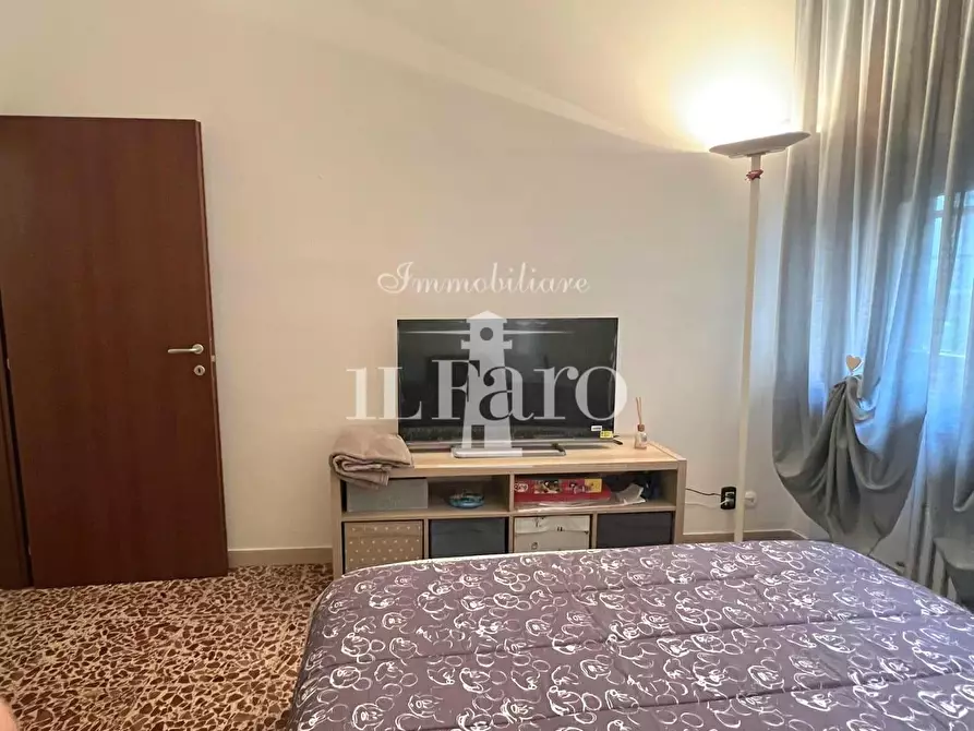 Immagine 13 di Appartamento in vendita  a Campi Bisenzio