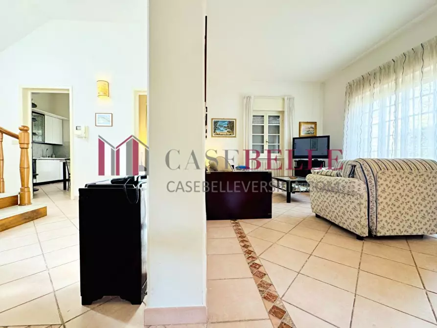 Immagine 3 di Casa indipendente in vendita  a Camaiore