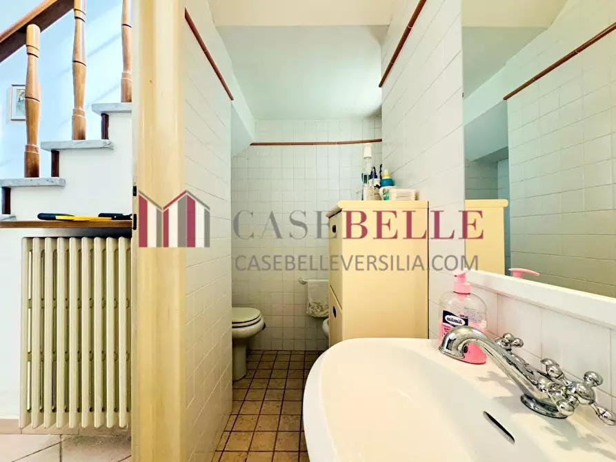 Immagine 18 di Casa indipendente in vendita  a Camaiore