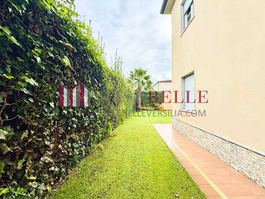 Immagine 51 di Casa indipendente in vendita  a Camaiore