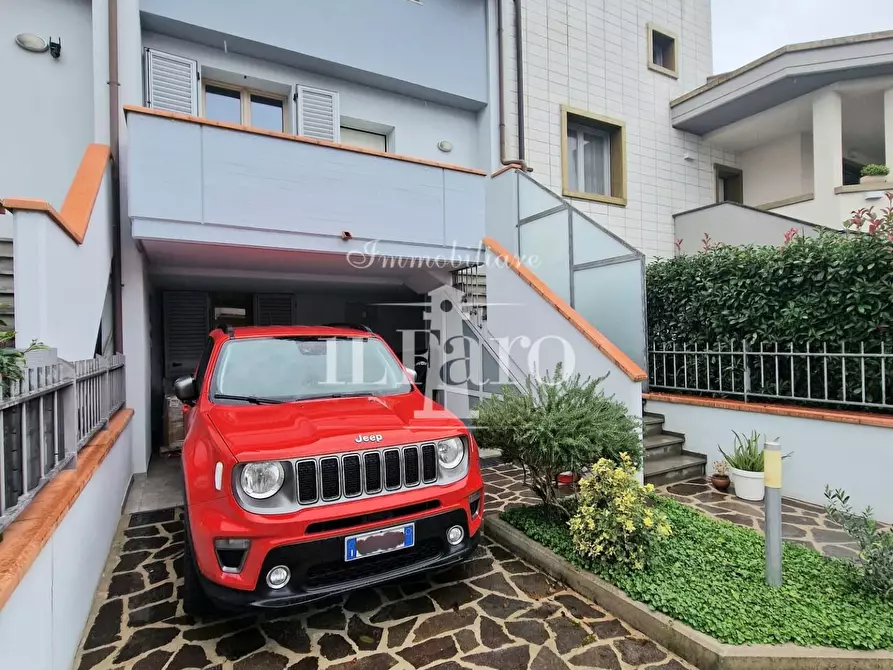 Immagine 69 di Terratetto in vendita  a Signa