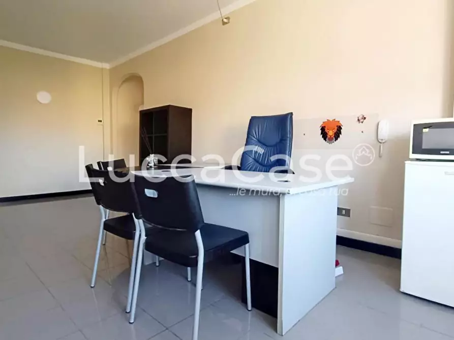 Immagine 5 di Ufficio in affitto  a Lucca