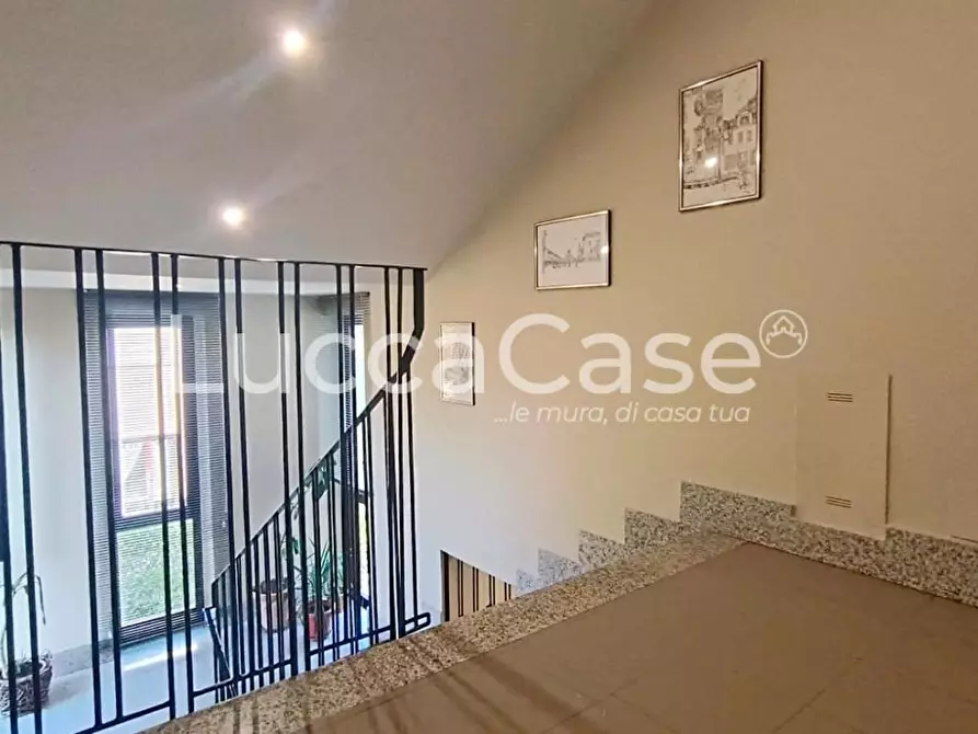 Immagine 1 di Ufficio in affitto  a Lucca