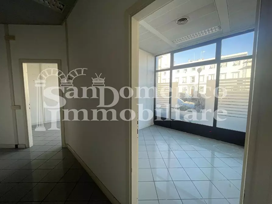 Immagine 5 di Locale commerciale in vendita  a Livorno