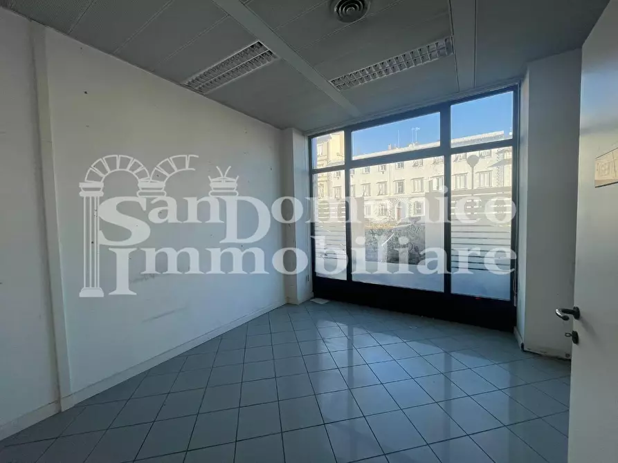 Immagine 8 di Locale commerciale in vendita  a Livorno