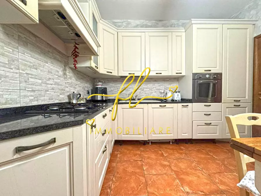 Immagine 13 di Appartamento in vendita  a Livorno