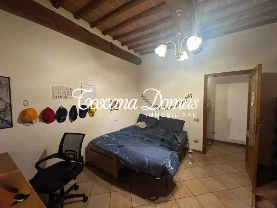 Immagine 10 di Appartamento in vendita  a Siena