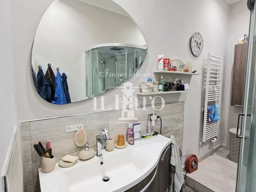 Immagine 31 di Appartamento in vendita  a Campi Bisenzio