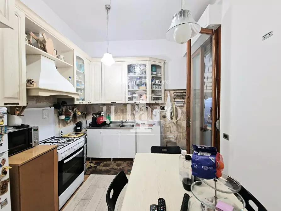 Immagine 8 di Appartamento in vendita  a Campi Bisenzio